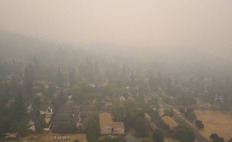 "Zrezygnuj z aktywności na zewnątrz". RCB publikuje alerty