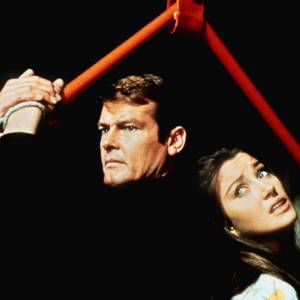 Była dziewczyną Bonda, do której wzdychały miliony. Jak wygląda dziś? [WIDEO]