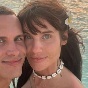 Karolina Gilon potwierdziła, że jest w związku z Mateuszem Świerczyńskim. Pokazała intymne zdjęcia z chłopakiem 