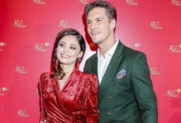 Mikołaj Roznerski planuje ślub z Adrianą Kalską? Wspiera go w tym syn!