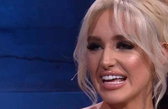 Caroline Derpienski w "Damach i wieśniaczkach". Szok, co wyszło przed emisją! [WIDEO]