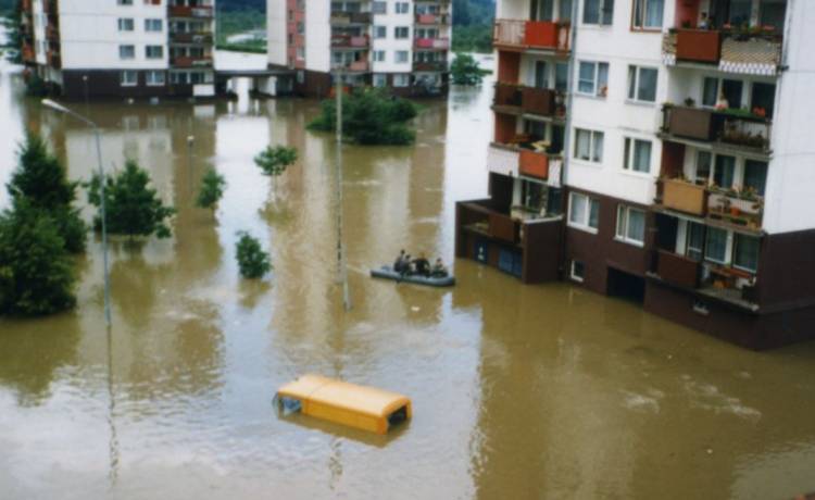 Netflix stworzy serial o powodzi tysiąclecia. Kiedy premiera "Wielkiej wody"?