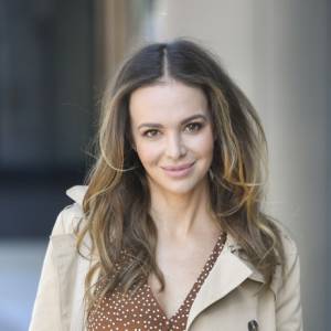 Drapieżna Anna Wendzikowska na wakacjach w Grecji! Gwiazda kusi na balkonie w skąpej bieliźnie [FOTO]