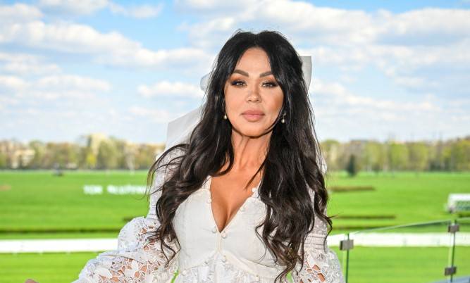 Skandal w restauracji. W sałatce dla Sylwii Bomby znalazł się robak. Celebrytka wszystko pokazała [FOTO]