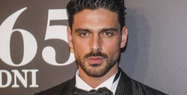 Michele Morrone z drugim singlem! Czy "Watch Me Burn" okaże się hitem?