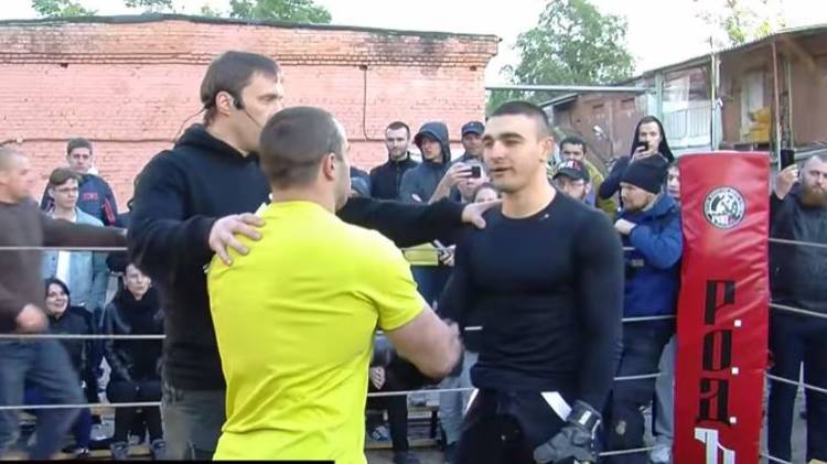 Uliczne MMA w Rosji. To jest hardkor...