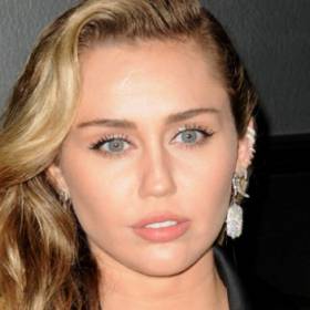 RMF Extra: Miley Cyrus w szpitalu. W trudnych chwilach wspiera ją nowa miłość?