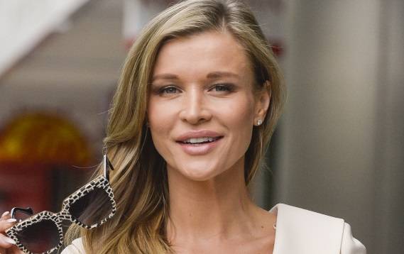 Joanna Krupa rozgrzewa sieć w biustonoszu. Fani: "Rakieta" [FOTO]