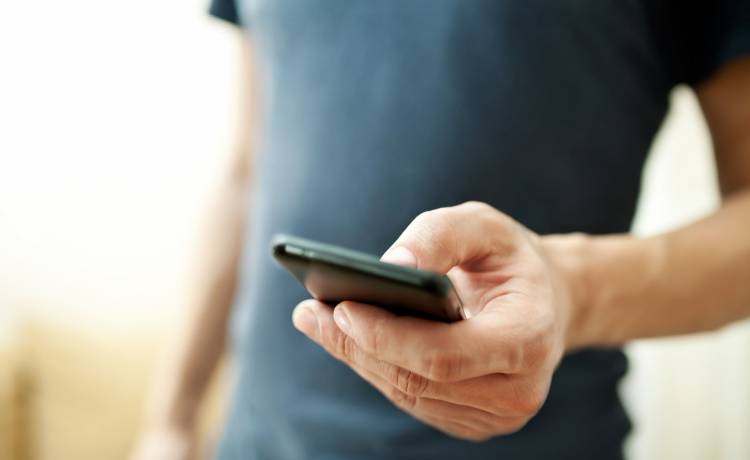 Uważaj na ten SMS! Oszuści próbują wyłudzić dane lub pieniądze 