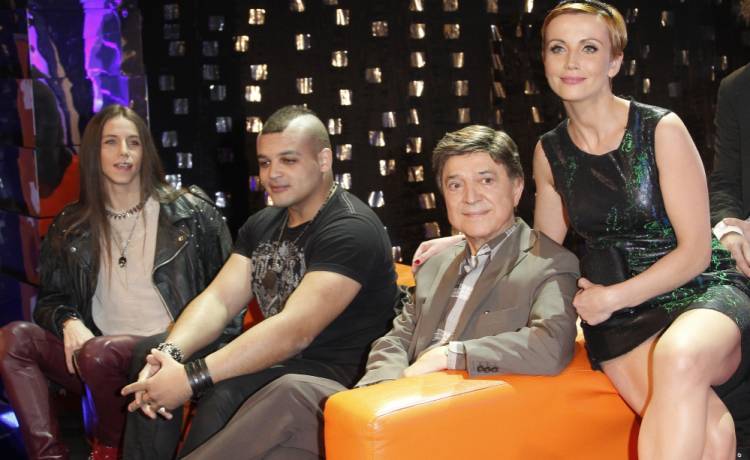 Gwiazdor "The Voice of Poland" zakażony koronawirusem. Ma za sobą też poważną operację                                                     