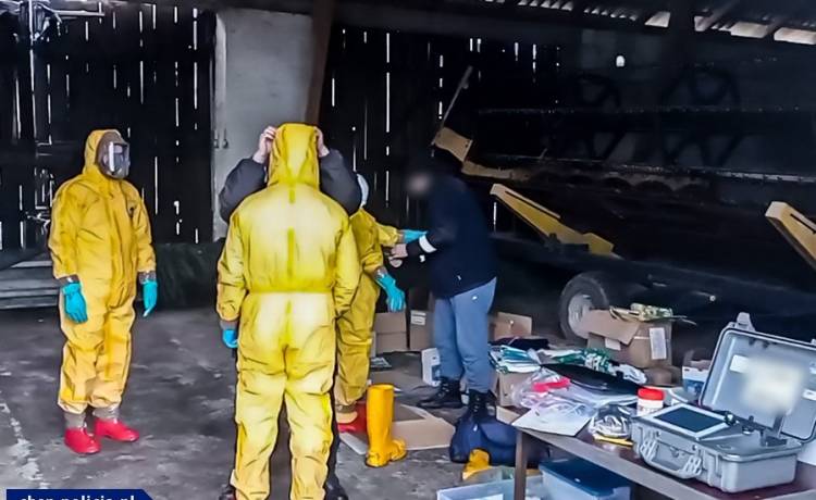 Polskie "Breaking Bad". Policjanci zlikwidowali ukryte laboratoria [FOTO]