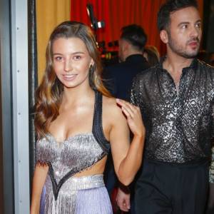 Julia Wieniawa kusi seksownym dekoltem. Odsłania go w skąpym body