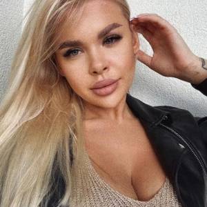 Magda z "Hotelu Paradise" nie przypomina dawnej siebie. Pozuje topless i prezentuje efekty metamorfozy [ZDJĘCIA]