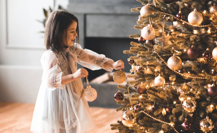Do kiedy trzymać choinkę w domu? Kiedy należy ją rozebrać?