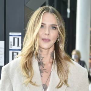 Maja Sablewska śmiało eksponuje nagi biust. Pozuje topless w basenie [18+]