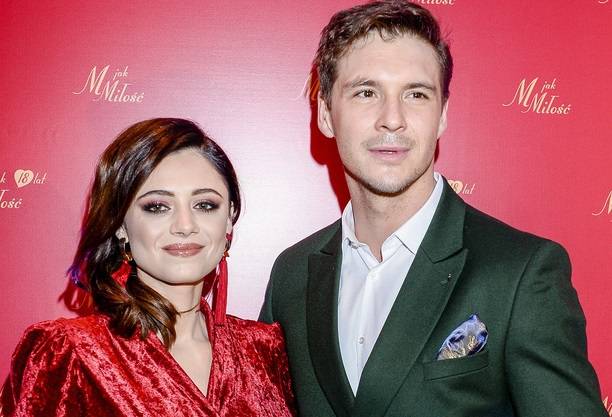 Dramatyczny zwrot akcji w "M jak Miłość"! Artur zagrozi Izie i Marcinowi w dniu ich ślubu?!                                           