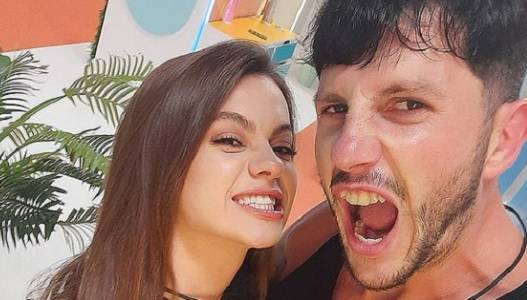 "Love Island". Angelina i Sasha razem na planie innego show! Na zdjęciu towarzyszy im inna para z "Wyspy miłości"