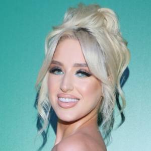 Nowy program Caroline Derpienski! Celebrytka znów pojawiła się przed kamerami