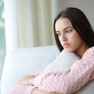 Zmęczona, drażliwa, niewyspana? Winny może być jeden hormon!