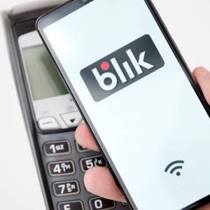 BLIK będzie płatny? Nowa prowizja za wypłaty gotówki zaskoczy użytkowników