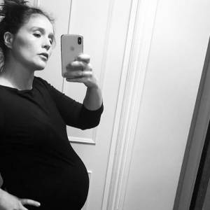 Jassie Ware została mamą. Urodziła we własnym salonie!