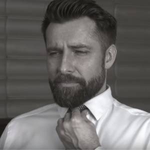 46-letni aktor "Barw szczęścia" nie żyje. Bliscy o przyczynie śmierci: "Do tragedii doszło, gdy spacerował z dziećmi"