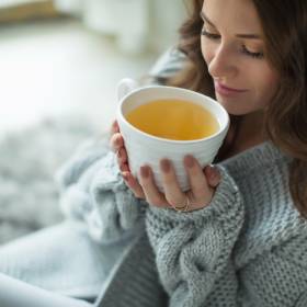 Ile filiżanek herbaty dziennie pić? Eksperci podali konkretną liczbę 