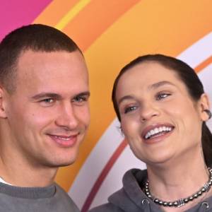 Mateusz Świerczyński czule tuli syna. Partner Karoliny Gilon opublikował poruszające wideo