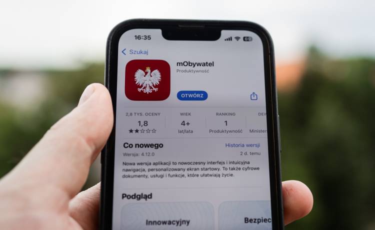 mObywatel, fot. Shutterstock/Kuba Kwiatkowski