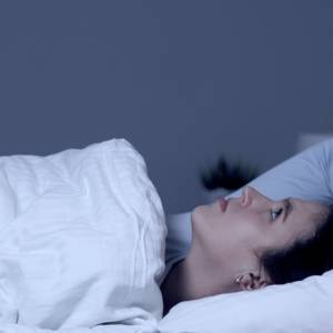 3 sposoby na ponowne zaśnięcie po wybudzeniu się w nocy. Są niezawodne!