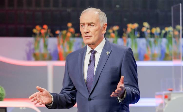 "Familiada" z nowym prowadzącym zamiast Karola Strasburgera? Jest komunikat z TVP