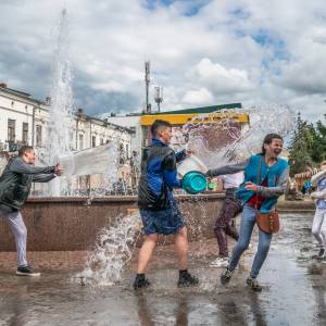 Co oznacza nazwa "śmigus-dyngus" i skąd wziął się zwyczaj polewania wodą?