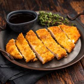 Zrezygnuj z mąki i bułki tartej. Ta panierka jest dużo lepsza 