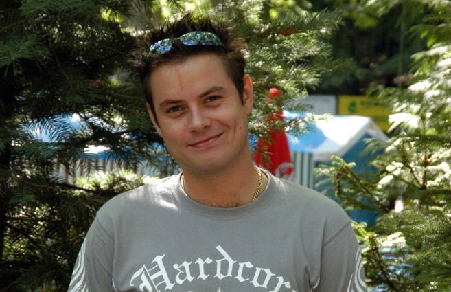 Bartek Wrona przeszedł ogromną metamorfozę. Jak dziś wygląda gwiazdor zespołu Just 5?