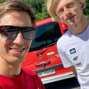 Kamil Stoch szusuje na nartach wodnych! "Lepsze te zimowe" - stwierdza skoczek