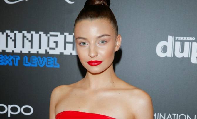 Julia Wieniawa w bikini. Fani zachwyceni figurą młodej aktorki!