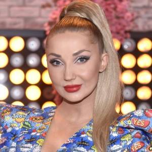 Cleo rozgrzewa sieć w lateksowym stroju. Kusi drapieżnym spojrzeniem! "Totalny sztos" [FOTO]