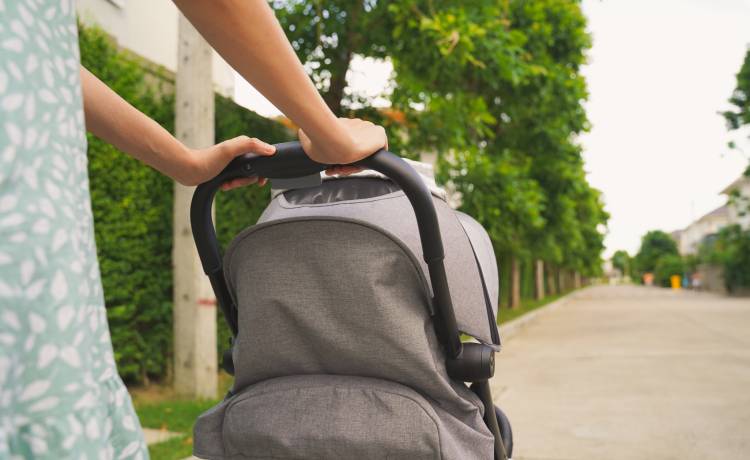 Sąd nałożył na niego zakaz opuszczania kraju do 9999 roku. Uchylał się od opłat alimentacyjnych