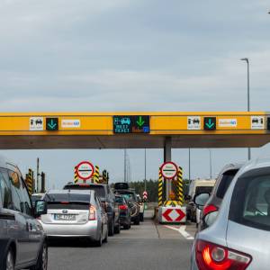 80-latek znalazł sposób na darmowe przejazdy autostradą. Nie wszystko poszło po jego myśli...