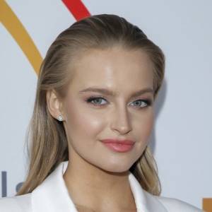 Karolina Pisarek podniosła temperaturę. 24-latka pokazała się w kolorowym bikini [FOTO]