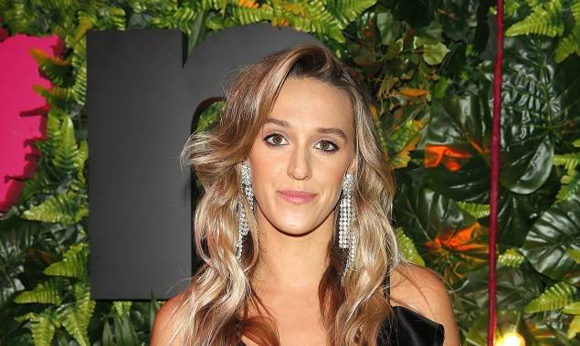 Niemal naga Ola Żebrowska w obiektywie męża. Kadry w bieliźnie trafiły do sieci! [FOTO]