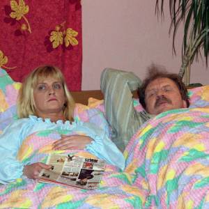 Obsada serialu "Świat według Kiepskich" miała być zupełnie inna! Nie zgadniecie, kto miał grać Ferdka i Halinkę