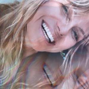  Heidi Klum znów rozpaliła Instagram. Na wakacyjnej fotografii odsłoniła biust [FOTO]