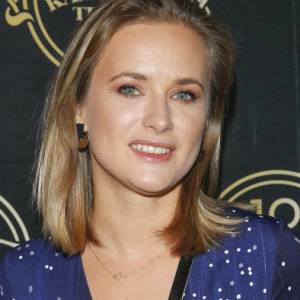 Marta Chodorowska w błyszczącej sukience. Dawno nie pozowała w tak kokieteryjnym wydaniu! "Dech zapiera" [ZDJĘCIA]