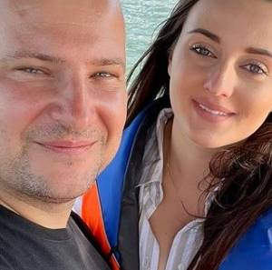 Grzegorz z "Rolnik szuka żony" na długo przed programem. Ania Bardowska pokazała zdjęcie męża sprzed lat! "Młody kocur"