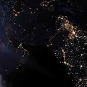 Krzysztof Zalewski zaśpiewał "Kolorowy wiatr". Posłuchaj nowej wersji przeboju z "Pocahontas" [WIDEO]