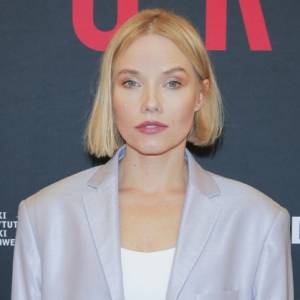 Roma Gąsiorowska ścięła włosy. Tylko końcówki? Nic z tych rzeczy! Aktorka zaszalała u fryzjera [ZDJĘCIE]