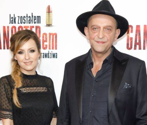 Janusz Chabior na wakacyjnej fotografii. Kadr z 18 lat młodszą żoną skradł serca internautów