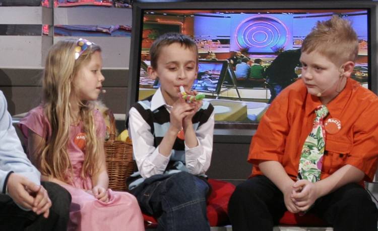 Chciał być premierem i zawsze miał coś do powiedzenia. Pamiętacie Karolka z „Dużych dzieci”?