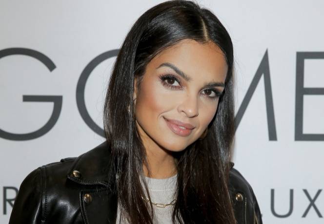 Klaudia El Dursi odważnie odsłania pośladki i biust. Modelka zapozowała w nietypowej stylizacji